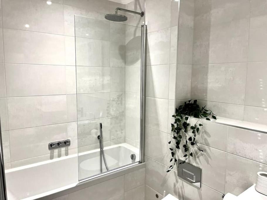 Luxury 3 Bed House W Parking & Garden! 1 Villa Bournemouth Dış mekan fotoğraf