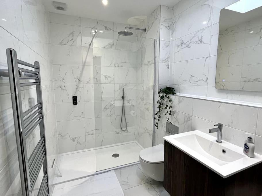 Luxury 3 Bed House W Parking & Garden! 1 Villa Bournemouth Dış mekan fotoğraf